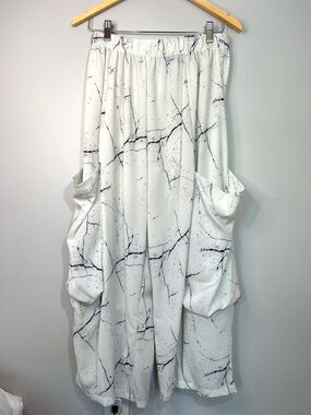 Heydari Cream Flowy Wide-Leg Harem Pants Black Splatter Print Women’s Medium